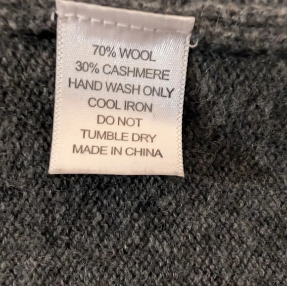 WYSE  LONDON Grey 30% Cashmere 70% Wool V Neck  Gold Sequined Sweater Size S/M - Picture 14 of 14